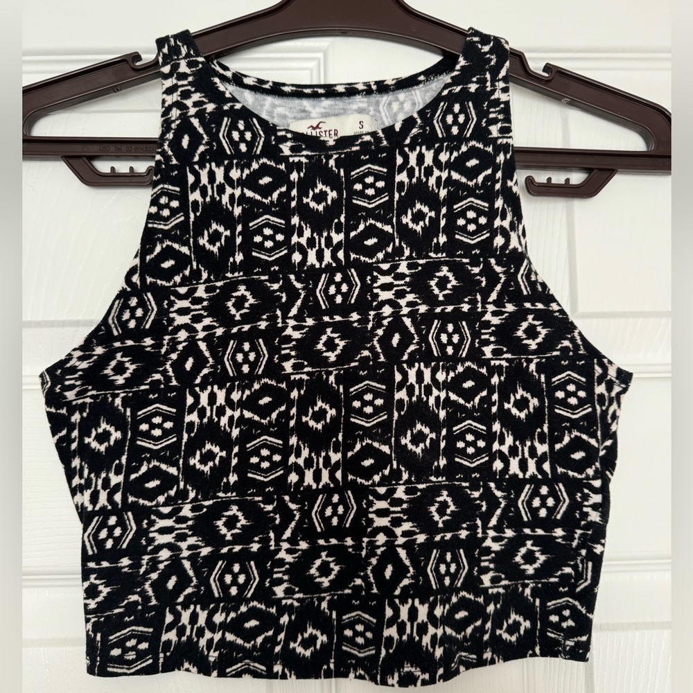 Hollister Patterned Cropped Tank